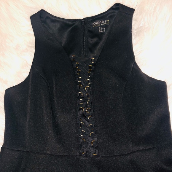 Black mini dress - Picture 3 of 4